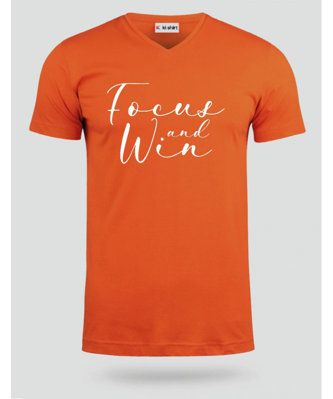 Focus And Win T-shirt Scollo V