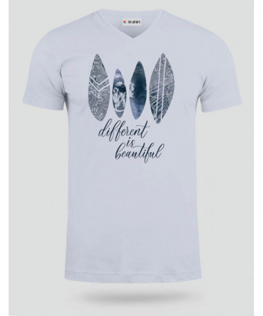 Different is beautiful  T-shirt Scollo V