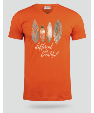 Different is beautiful  T-shirt Scollo V